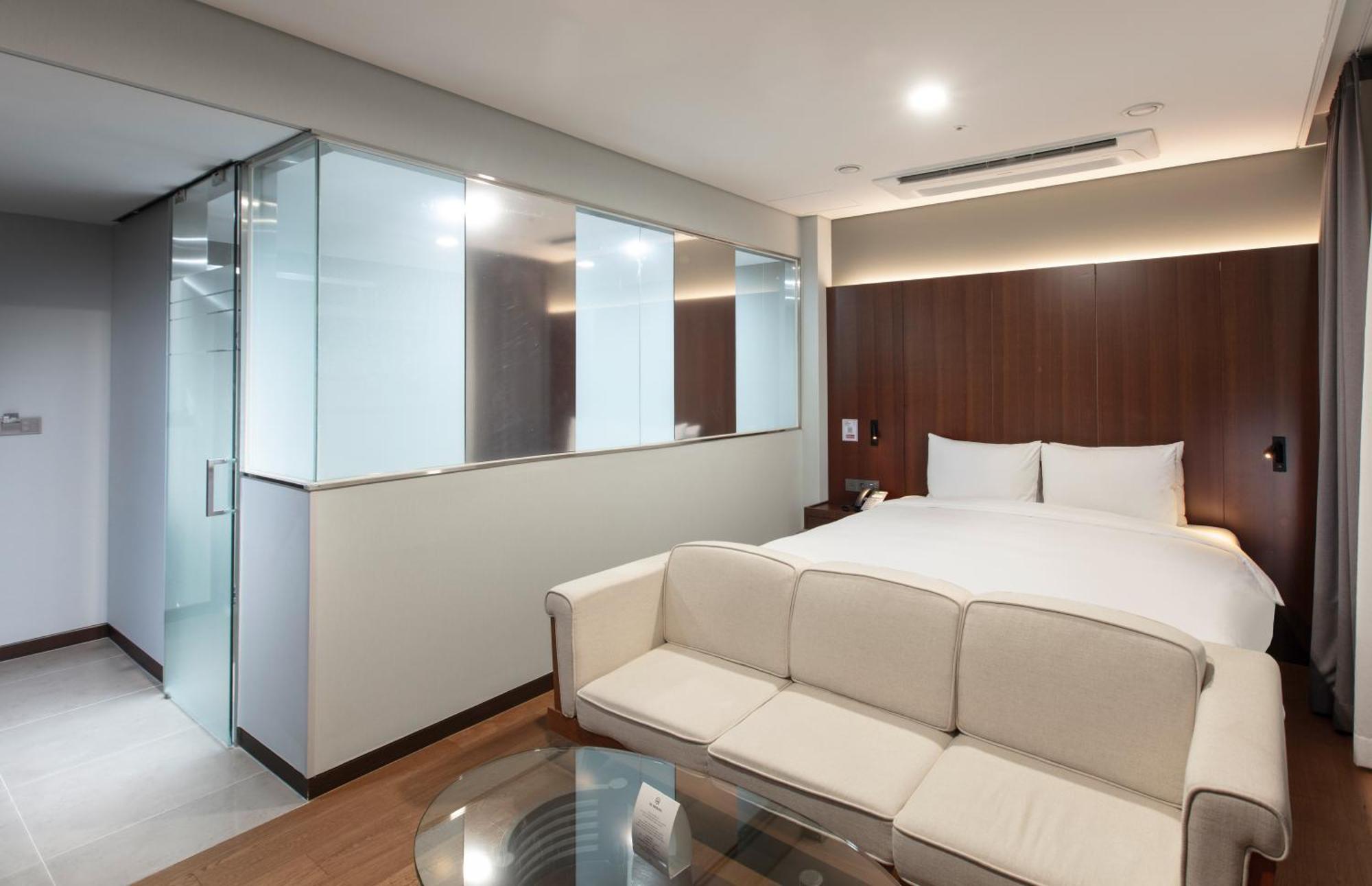 The Prima Jongno Hotel